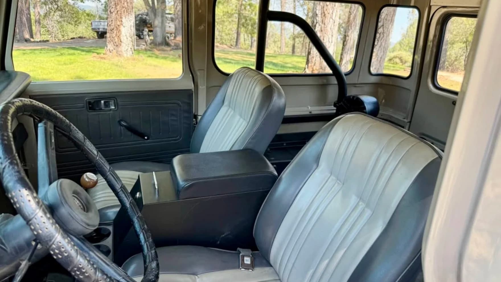 Restored 1975 Toyota Land Cruiser FJ40 sweepstakes prize — photo 4